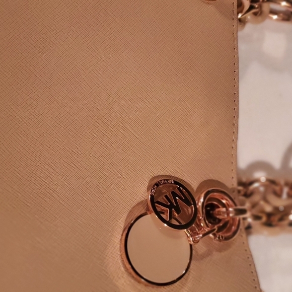 Michael Kors Cynthia‎ Medium Saffiano Leather Satchel with Shoulder Strap - Picture 6 of 16